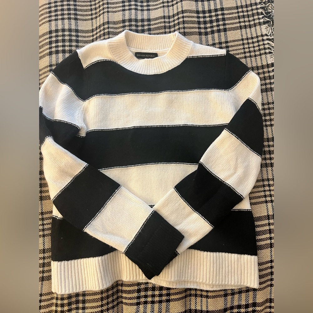 Banana Republic- Cotton Knit Crew Neck Sweater
